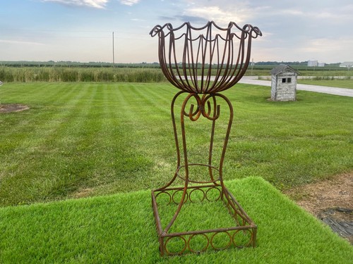 Small pablo plant stand - 29",