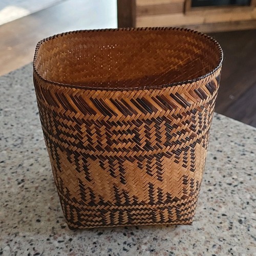 Lidded wicker basket - wicker,